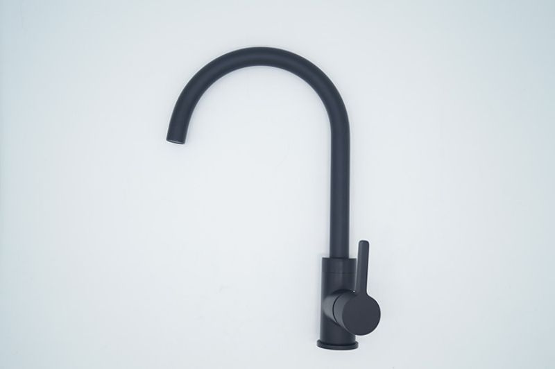 brass kitchen faucet.jpg brass kitchen faucet.jpg