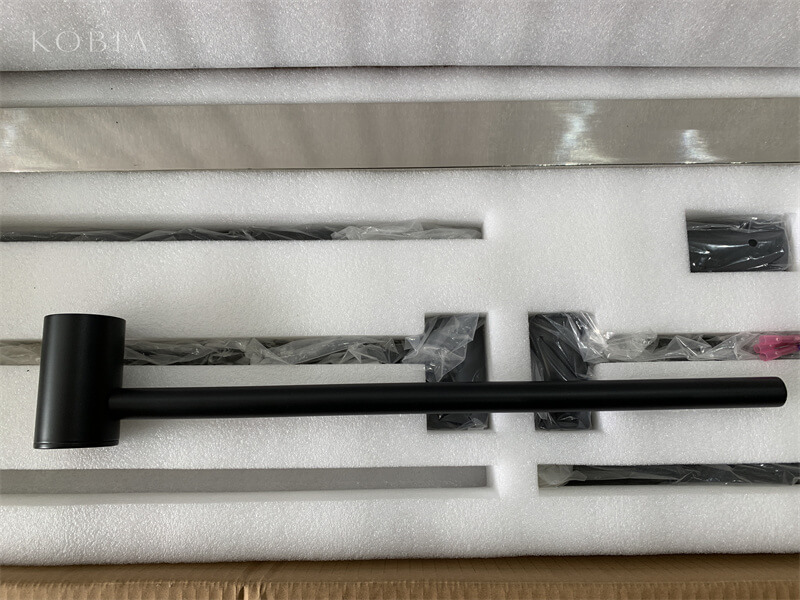 Electric Towel Rail With Thermostat.jpg Electric Towel Rail With Thermostat.jpg
